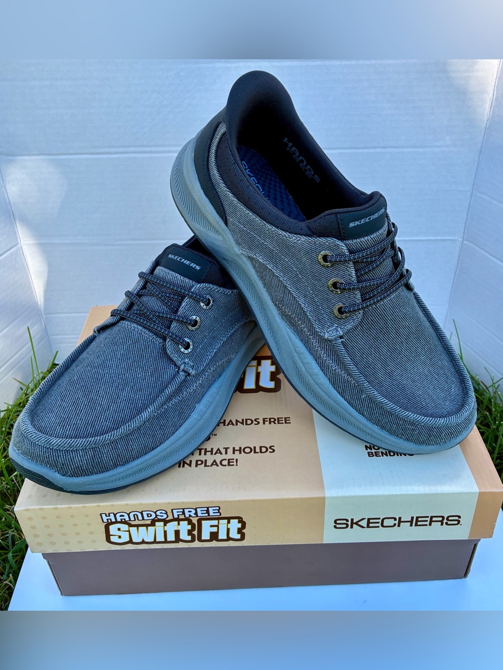 Skechers - Hands Free Swift Fit - Men's 10 - Canvas Black - 66747S - NEW (NIB)